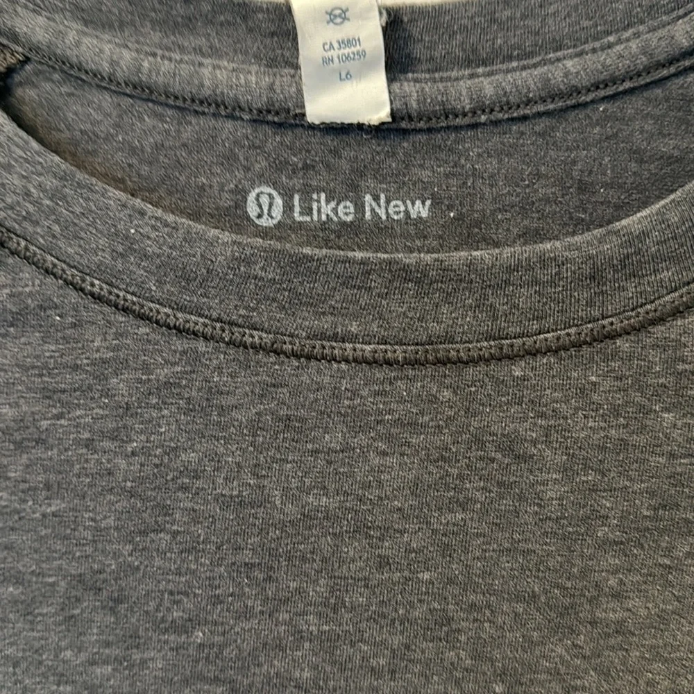 Lululemon Find Your Zen Long‎ Sleeve Active Top